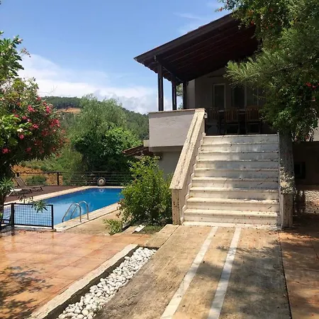 In Goekova, Akyaka Ula